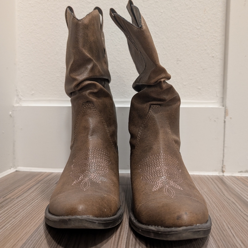 Anna Brown Heeled Boots Classic Design
